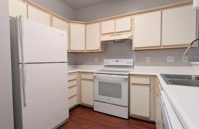 Ground Floor River Oaks Condo - Long Term Rental in Myrtle Beach, SC Gallery 4