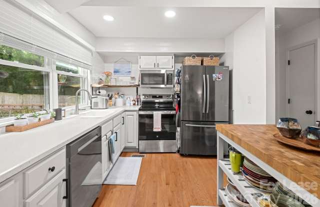 8211 Park Vista Circle Gallery 4