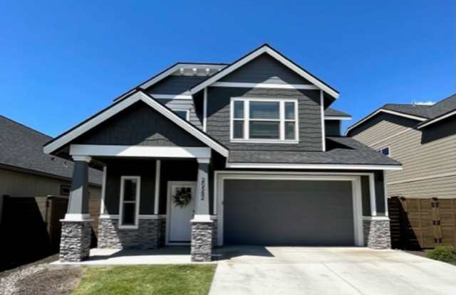 Gorgeous home in SE Bend with pool access and A/C! photos photos