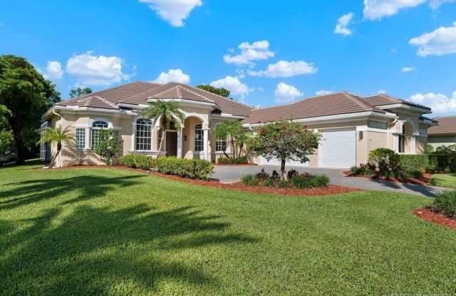 511 SW Squire Johns Lane photos photos