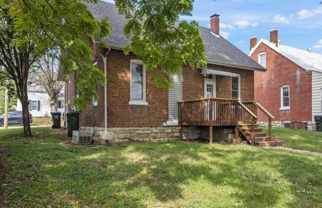 306 Walnut St - 306 Walnut Street, Waterloo, IL 62298