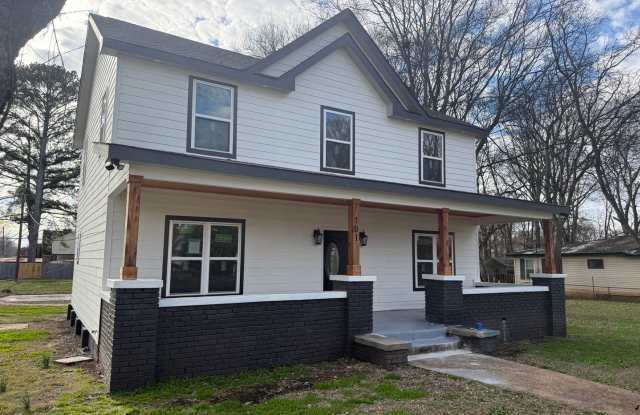 4 Bedroom 2.5 Bathroom Home Available photos photos