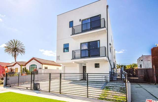 1921 Carmona Ave - 1921 Carmona Avenue, Los Angeles, CA 90016 1921 Carmona Ave - 1921 Carmona Avenue, Los Angeles, CA 90016