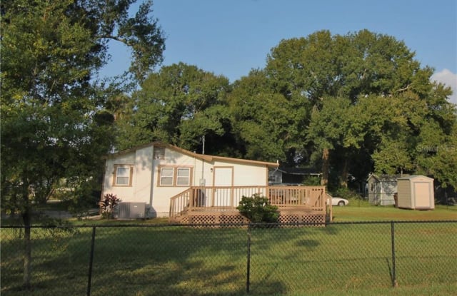 303 NW 7TH STREET - 303 Northwest 7th Street, Mulberry, FL 33860