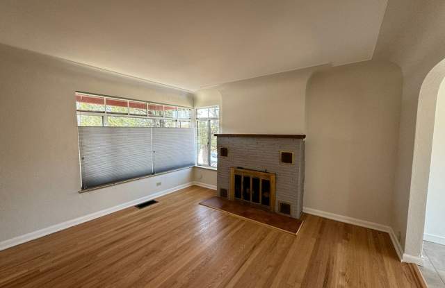 4 Bedroom Home with Large Yard and Finished Basement Near Regis University Gallery 4