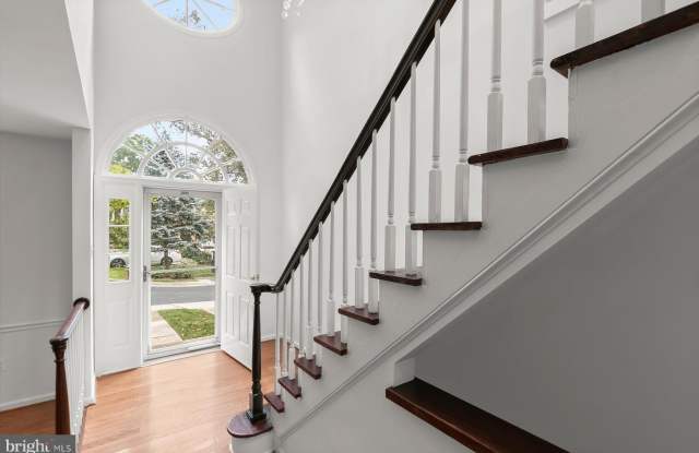 1550 MCLEAN COMMONS Court Gallery 3