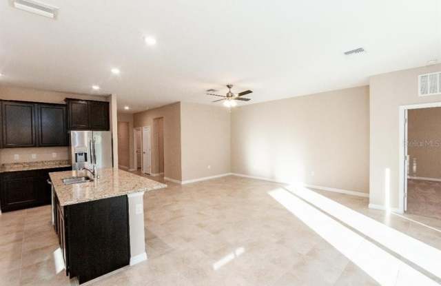 16413 WOODSIDE GLEN Gallery 4
