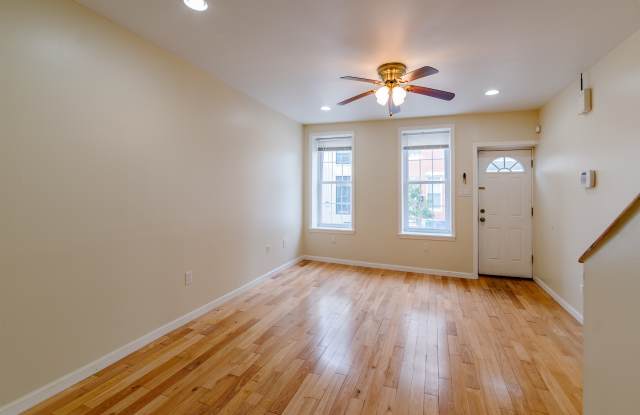 2134 Sears Street Gallery 4