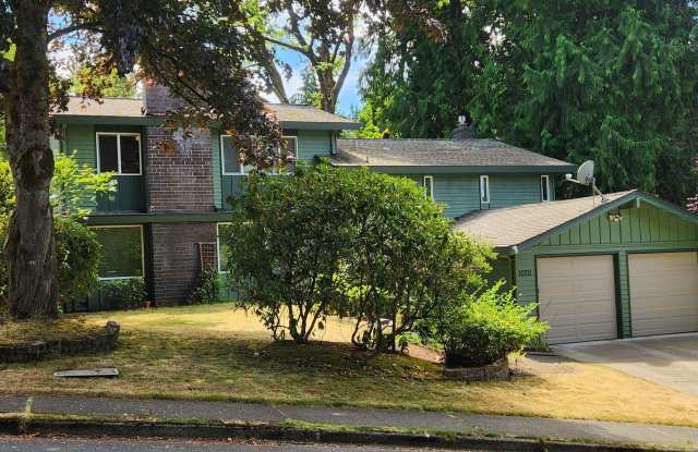 Beautiful 5 bed 3 bath Kirkland single family home $4,395/mo photos photos
