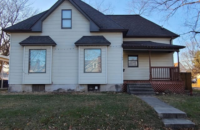 1102 Baltimore Street - 1102 Baltimore Street, Waterloo, IA 50702