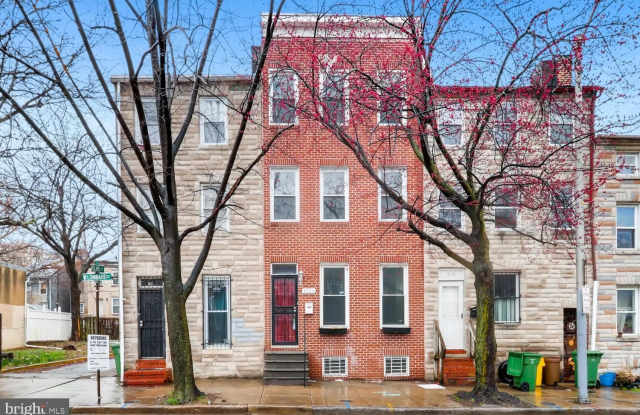 1020 W LOMBARD Street photos photos