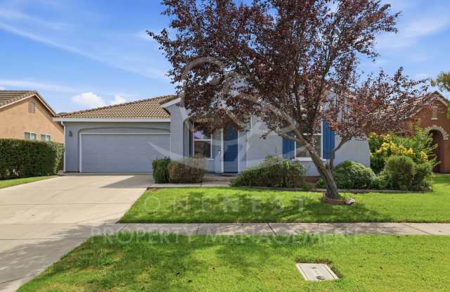 charming bungalow-style 3-bedroom, 2-bathroom single-level home in Olivehurst Gallery 1