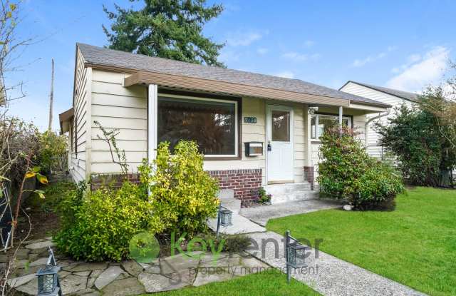 Stylish Three Bedroom Retreat with fully fenced yard and storage! - 7130 31st Avenue Southwest, Seattle, WA 98126