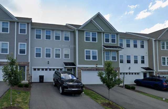 Beautiful Townhome in Washington! - 3 Bedroom - 80 Hawthorne Drive, Washington County, PA 15301