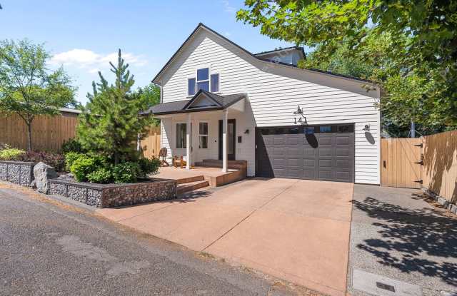 Find a piece of serenity in Historic Old Bend! (Unfurnished) photos photos