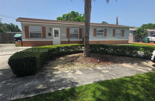 8035 NW 185th St photos photos