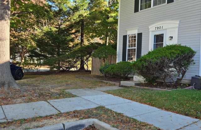 7901 OLD CARRIAGE Trail - 7901 Old Carriage Trail, Franconia, VA 22315