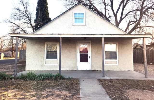 Two-Story 4 Bed 2 Bath Home! photos photos
