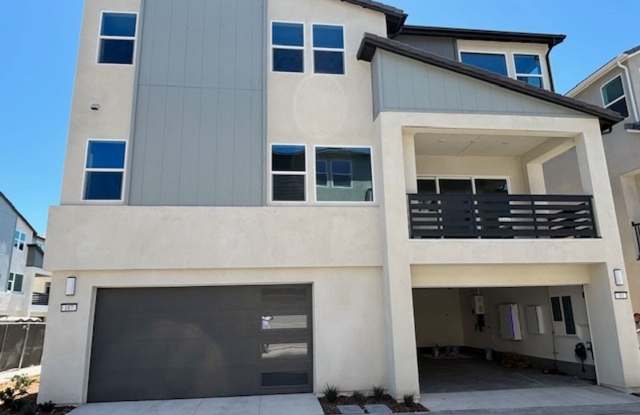 Stunning 4BR and office space for WAH in Irvine photos photos Stunning 4BR and office space for WAH in Irvine photos photos