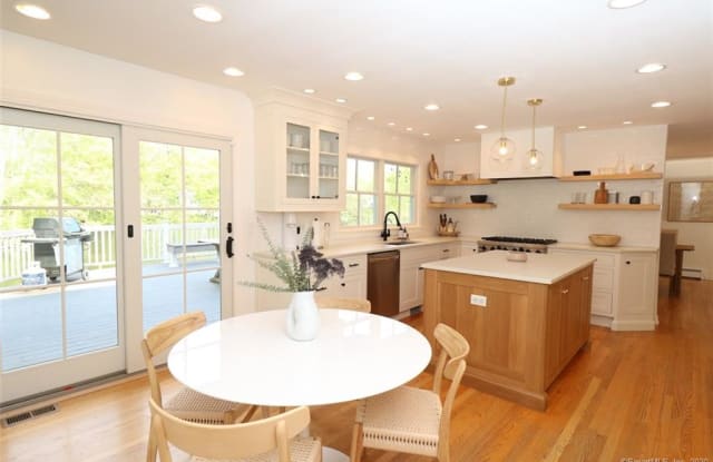 95 Chestnut Hill Lane - 95 Chestnut Hill Lane, Stamford, CT 06903