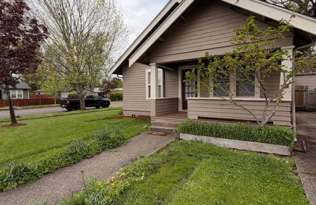 Corner lot 2-bedroom Bungalow photos photos