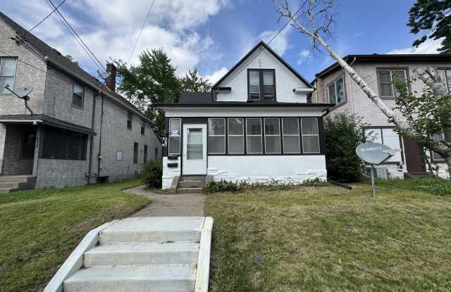 675 Northeast Lowry Avenue - 1 photos photos