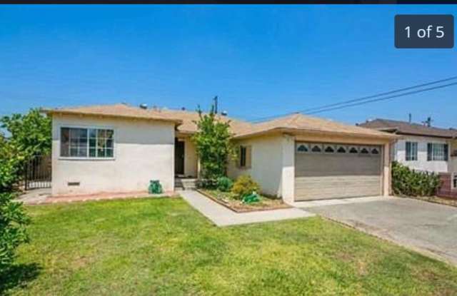 4445 Whitney Drive Gallery 2