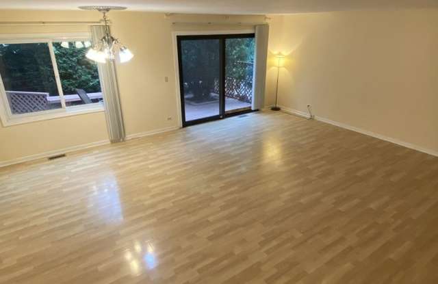 330 E Forest Knoll Drive Gallery 4