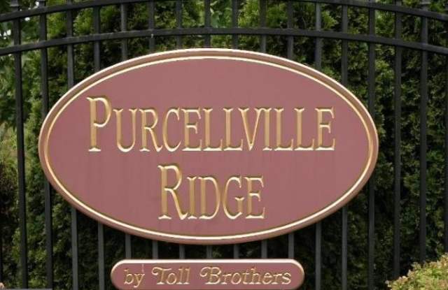 138 IVY HILLS Terrace Gallery 2