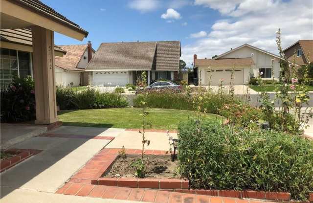 5172 LENA Drive Gallery 3