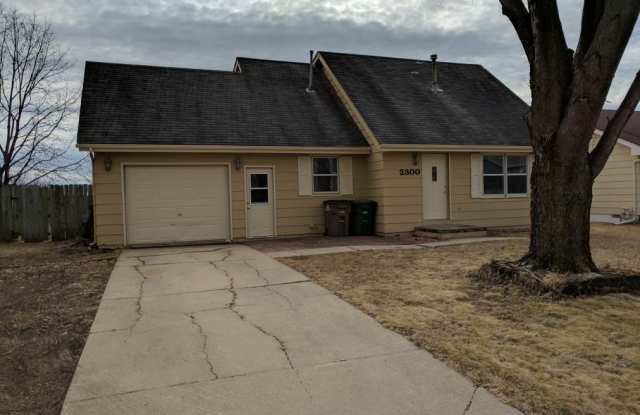 Quiet Norwalk house for rent photos photos