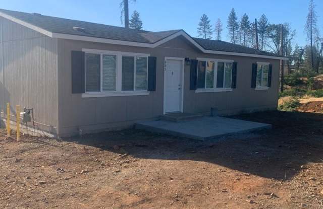 Central Paradise Location Brand Newer 3 bed 2 bath build in 2021 Gallery 1