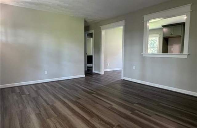 4540 Shoulders Hill Road Gallery 3