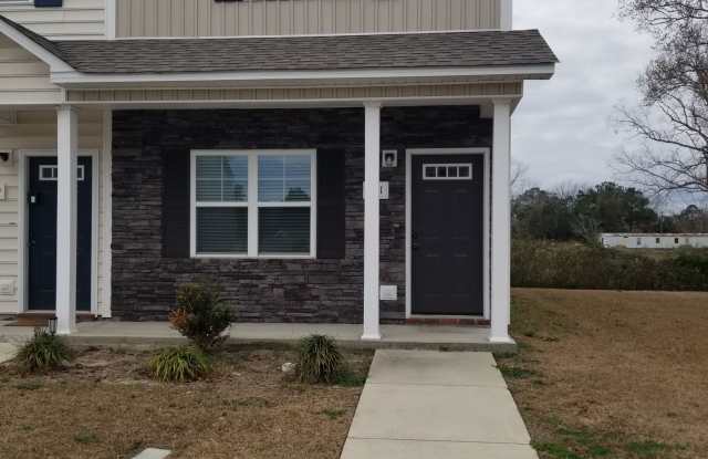2 bedroom, 2.5 bath end unit townhouse in Sneads Ferry Justice Farm Townhome community - 411 Justice Farm Drive, Sneads Ferry, NC 28460 2 bedroom, 2.5 bath end unit townhouse in Sneads Ferry Justice Farm Townhome community - 411 Justice Farm Drive, Sneads Ferry, NC 28460