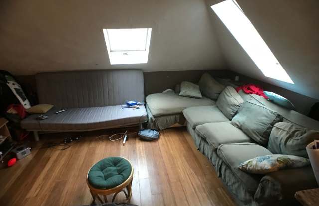 Allston 4 Bed 1 Bath available 9/1 photos photos