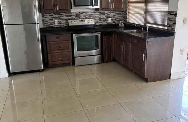 1245 N 18th Avenue N photos photos