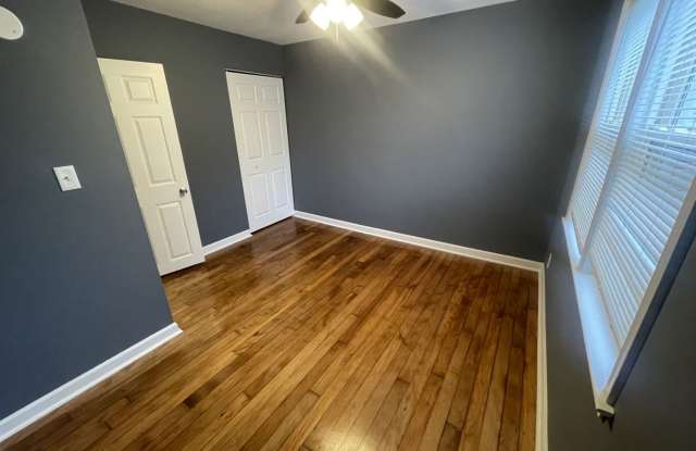 Baltimore - 3 bedroom and 1 Bathroom Available! Gallery 3