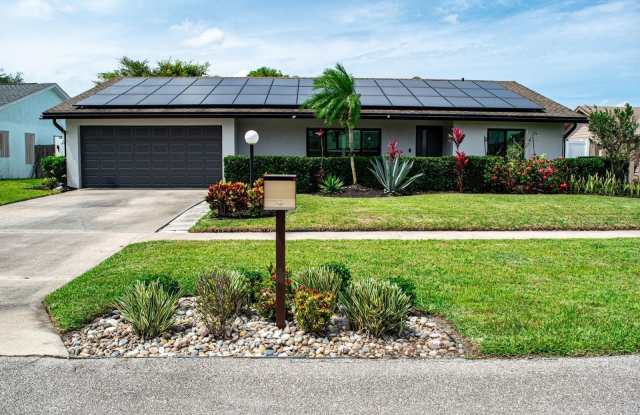 5432 Sandhurst Circle S Gallery 1