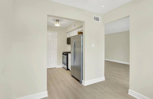 Twin Lakes Apartments Gallery 3