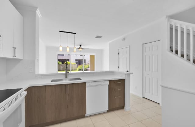 9700 Porta Leona Lane - 9700 Porta Leona Lane, Palm Beach County, FL 33472