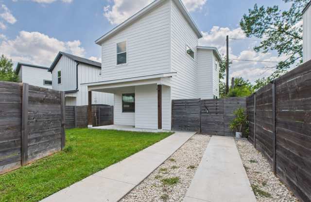 Modern Austin Living in the Heart of Montopolis Gallery 1