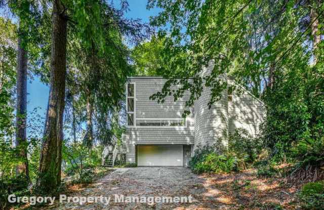 2914 E Lake Sammamish Pkwy NE - 2914 East Lake Sammamish Parkway Northeast, Sammamish, WA 98074