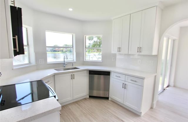 239 Northwest 107th Avenue - 239 Northwest 107th Avenue, Pembroke Pines, FL 33026