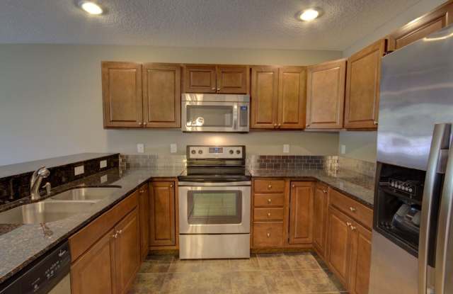 Gorgeous 3 Bedroom Townhome Gallery 3