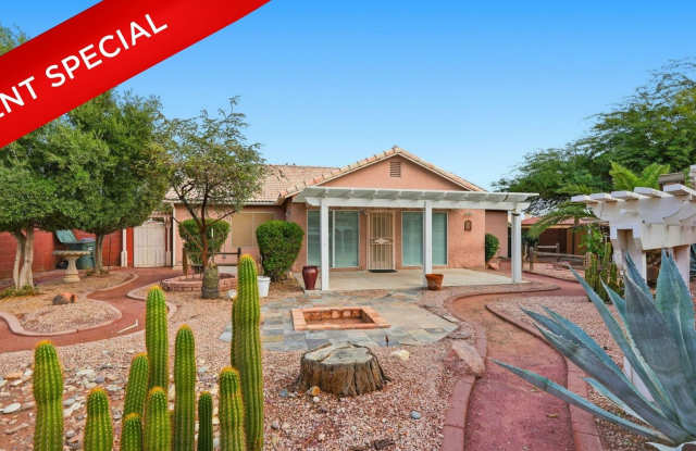 Where Character Takes Center Stage! Now Offering $500 Off First Month’s Rent! - 2069 North Pebble Beach Drive, Casa Grande, AZ 85122