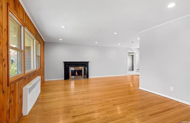2111 Cayuga Drive Gallery 2