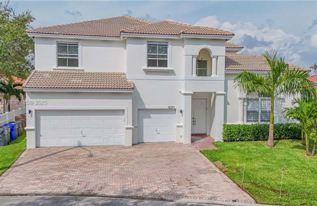 5371 SW 32ND TER HOLLYWOOD, FL 33312 - 5371 Southwest 32nd Terrace, Hollywood, FL 33312