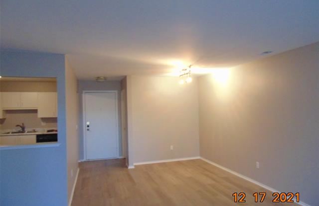 30594 ORCHARD LAKE Road Gallery 4