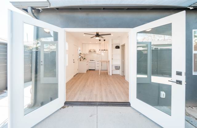 2540 1/2 Commonwealth Ave Gallery 4