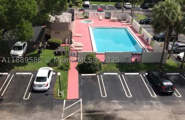 2701 Riverside Dr Gallery 4